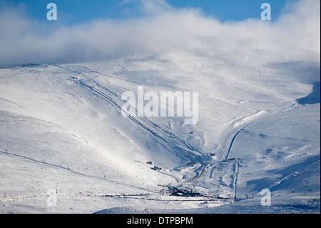 Cairngorm Mountain Ski Area Aviemore dans des conditions de neige Hiver 9012 SCO. Banque D'Images