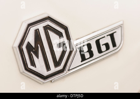 Un insigne d'une voiture de sport MG BGT Banque D'Images