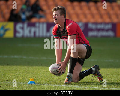 Londres, Royaume-Uni. Feb 22, 2014.  Au cours de la Super League de Rugby entre Londres et dispositif de Broncos Salford Diables Rouges de la ruche. Credit : Action Plus Sport/Alamy Live News Banque D'Images