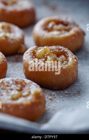 Mini tartes aux pommes à la cannelle Banque D'Images