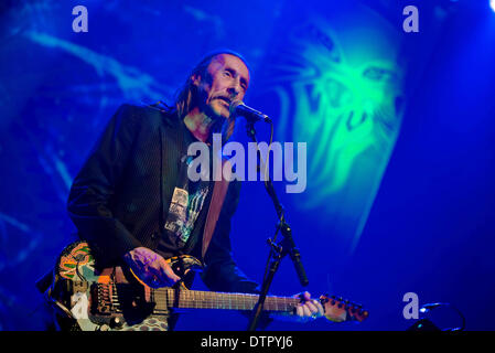 Londres, Royaume-Uni. Feb 22, 2014. Brock 'Dave' préformes à la Rock 4 Sauvetage et Hawkwind concert la sensibilisation de la cruauté envers les animaux par compered présentatrice TV Matthew Wright à l'O2 Shepherds Bush Empire à Londres. Voir Li Capital Photo/Alamy Live News Banque D'Images