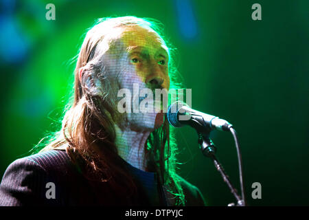 Londres, Royaume-Uni. Feb 22, 2014. Brock 'Dave' préformes à la Rock 4 Sauvetage et Hawkwind concert la sensibilisation de la cruauté envers les animaux par compered présentatrice TV Matthew Wright à l'O2 Shepherds Bush Empire à Londres. Voir Li Capital Photo/Alamy Live News Banque D'Images