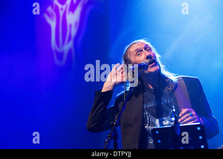 Londres, Royaume-Uni. Feb 22, 2014. Brock 'Dave' préformes à la Rock 4 Sauvetage et Hawkwind concert la sensibilisation de la cruauté envers les animaux par compered présentatrice TV Matthew Wright à l'O2 Shepherds Bush Empire à Londres. Voir Li Capital Photo/Alamy Live News Banque D'Images