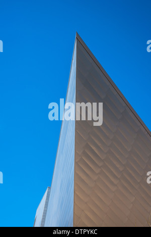 Denver Art Museum conçu par l'architecte Daniel Libeskind est très moderniste et abrite une noté collectionof American Indian art Banque D'Images