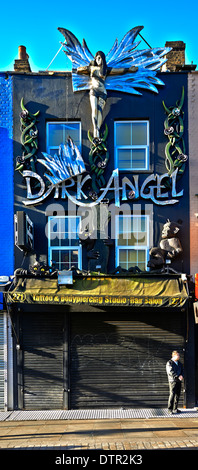 Les marchés de Camden a un certain nombre de grands marchés de détail attenant à Camden Town Banque D'Images