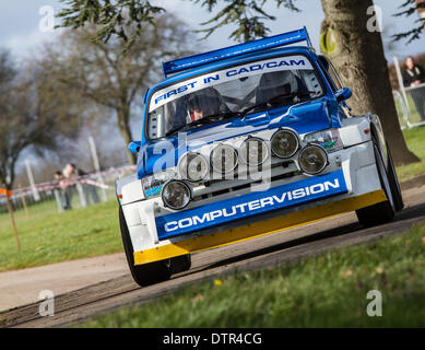 Stoneleigh Park, Coventry, Royaume-Uni. Feb 22, 2014. Retro course à étapes Live rally Stoneleigh Park B classe classique de voitures de rallye Ford,Audi,Ferrari,MG et divers autres fabricants Crédit : Steven re/Alamy Live News Banque D'Images