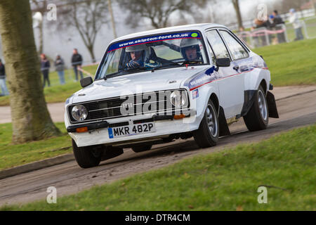 Stoneleigh Park, Coventry, Royaume-Uni. Feb 22, 2014. Retro course à étapes Live rally Stoneleigh Park B classe classique de voitures de rallye Ford,Audi,Ferrari,MG et divers autres fabricants Crédit : Steven re/Alamy Live News Banque D'Images