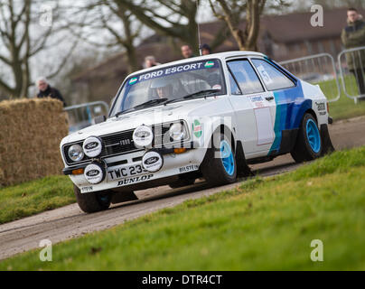 Stoneleigh Park, Coventry, Royaume-Uni. Feb 22, 2014. Retro course à étapes Live rally Stoneleigh Park B classe classique de voitures de rallye Ford,Audi,Ferrari,MG et divers autres fabricants Crédit : Steven re/Alamy Live News Banque D'Images