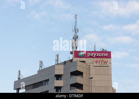 Mâts de télécom Banque D'Images