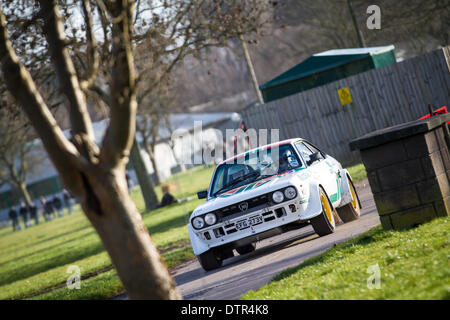 Stoneleigh Park, Coventry, Royaume-Uni. Feb 22, 2014. Retro course à étapes Live rally Stoneleigh Park B classe classique de voitures de rallye Ford,Audi,Ferrari,MG et divers autres fabricants Crédit : Steven re/Alamy Live News Banque D'Images