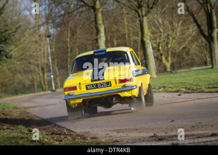 Stoneleigh Park, Coventry, Royaume-Uni. Feb 22, 2014. Retro course à étapes Live rally Stoneleigh Park B classe classique de voitures de rallye Ford,Audi,Ferrari,MG et divers autres fabricants Crédit : Steven re/Alamy Live News Banque D'Images