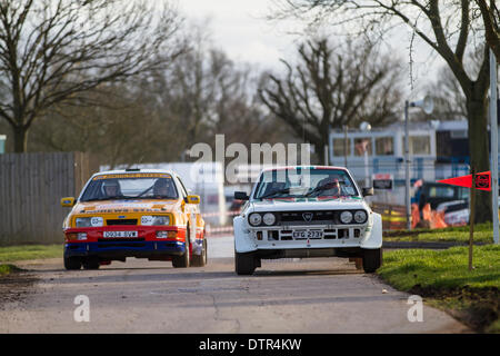 Stoneleigh Park, Coventry, Royaume-Uni. Feb 22, 2014. Retro course à étapes Live rally Stoneleigh Park B classe classique de voitures de rallye Ford,Audi,Ferrari,MG et divers autres fabricants Crédit : Steven re/Alamy Live News Banque D'Images