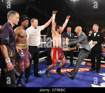 Hull, Royaume-Uni. Feb 22, 2014. Combats de boxe Matchroom soirée de la fierté de la Hull Ice Arena. Darren Hamilton versus Curtis Woodhouse pour le super-légers britannique intitulé. Woodhouse a gagné le combat mais comme prévu, a pris sa retraite de la boxe immédiatement après la victoire. Credit : Action Plus Sport/Alamy Live News Banque D'Images