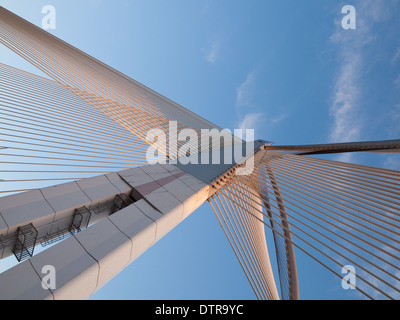 Une vue de la Seri Wawasan Bridge, l'un des principaux ponts de Putrajaya, Malaisie, la capitale administrative du gouvernement fédéral. Banque D'Images