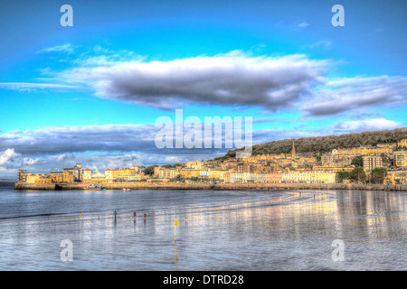 Weston-super-Mare Plage et de Somerset Angleterre ciel bleu et nuages en vue de l'HDR pier vers Knightstone Banque D'Images