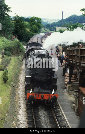 Locomotive vapeur USA S160 n° 5820 'SLim Jim' sur une valeur de Keighley et Valley Railway en 1981 Banque D'Images