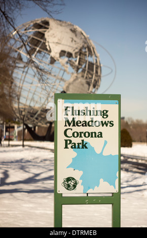 L'Unisphere à partir de l'Exposition mondiale de 1964-1965 à Flushing Meadows Corona Park dans le Queens à New York Banque D'Images