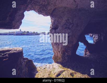 Vue de la grotte sous le château de Sant Nicolau à ciutadella de menorca, Minorque, Espagne Banque D'Images