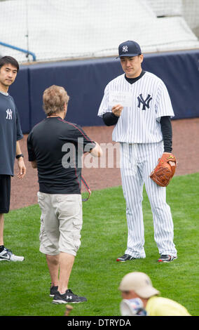 Tampa, Floride, USA. Feb 22, 2014. Masahiro Tanaka (Yankees) MLB : Masahiro Tanaka des New York Yankees pose pour une session photoday avant que l'équipe de formation du printemps camp de baseball au George M. Steinbrenner Field à Tampa, Florida, United States . © Thomas Anderson/AFLO/Alamy Live News Banque D'Images