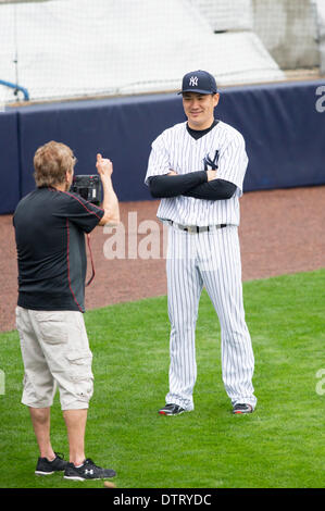 Tampa, Floride, USA. Feb 22, 2014. Masahiro Tanaka (Yankees) MLB : Masahiro Tanaka des New York Yankees pose pour une session photoday avant que l'équipe de formation du printemps camp de baseball au George M. Steinbrenner Field à Tampa, Florida, United States . © Thomas Anderson/AFLO/Alamy Live News Banque D'Images