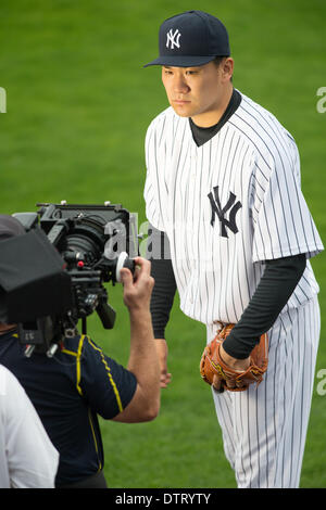 Tampa, Floride, USA. Feb 22, 2014. Masahiro Tanaka (Yankees) MLB : Masahiro Tanaka des New York Yankees pose pour une session photoday avant que l'équipe de formation du printemps camp de baseball au George M. Steinbrenner Field à Tampa, Florida, United States . © Thomas Anderson/AFLO/Alamy Live News Banque D'Images