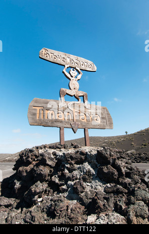 Espagne, Canaries, Lanzarote, l'entrée au Parc National de Timanfaya Banque D'Images