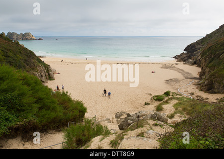 Plage de Porthcurno Cornwall England UK près du théâtre Minack Banque D'Images