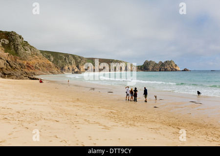 Plage de Porthcurno Cornwall England UK près du théâtre Minack Banque D'Images