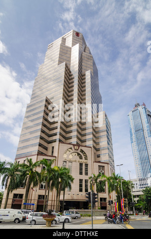 L'imposant édifice de la banque publique de Menara en face de KLCC dans le centre de Kuala Lumpur, Malaisie Banque D'Images