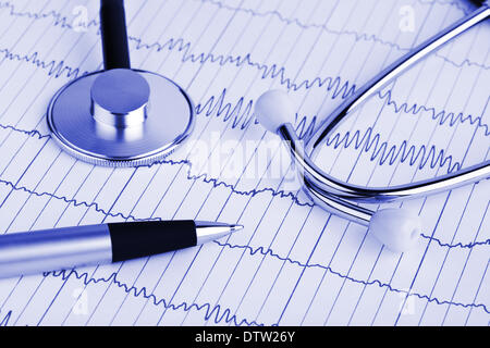 Stéthoscope et sur l'ecg pen Banque D'Images