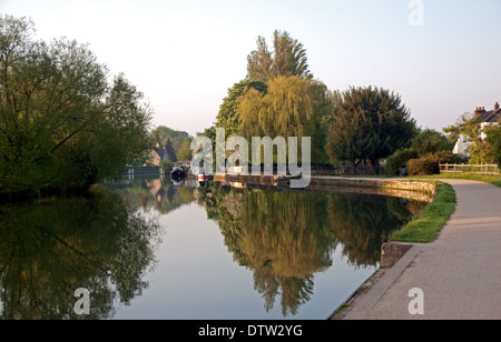 River Thames près de Iffley Lock, Oxford, UK Banque D'Images