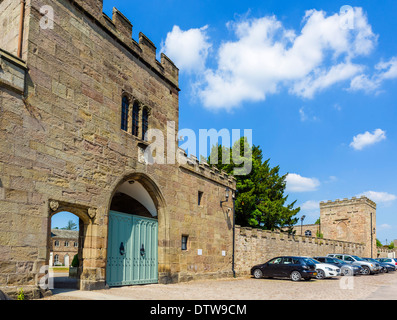 Entrée de Ripley Castle, un château à Ripley, North Yorkshire, England, UK Banque D'Images