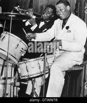 BIG SID CATLETT (1910-1951), batteur de jazz américain avec Louis Armstrong en 1938 Banque D'Images