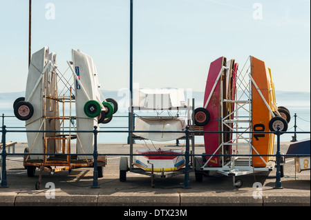 Des bateaux sur le quai dans le Mumbles, Swansea, Pays de Galles. Banque D'Images