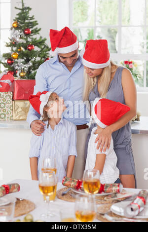 Happy family at Christmas Banque D'Images