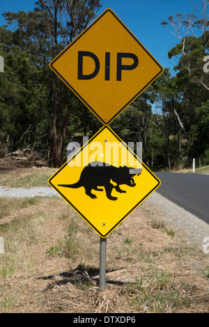 Diable de Tasmanie la signalisation routière près de Marrawah, Arthur River, New Caledonia Banque D'Images