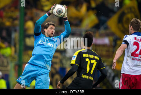 Hambourg, Allemagne. Feb 22, 2014. Le gardien de Hambourg René Adler en action pendant le match de football de la Bundesliga entre Hambourg SV et le Borussia Dortmund à l'Imtech Arena de Hambourg, Allemagne, 22 février 2014. Photo : Thomas Eisenhuth/DPA - AUCUN SERVICE DE FIL/KEIN BILDFUNK-/dpa/Alamy Live News Banque D'Images