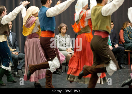 Madrid, Espagne. Feb 24, 2014. La Reine Sofia d'Espagne et du Ballet National d'visites Spanish National Dance Company à Naves del Matadero, 24 février 2014 à Madrid, Espagne. © Oscar Gonzalez/NurPhoto ZUMAPRESS.com/Alamy/Live News Banque D'Images