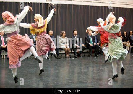 Madrid, Espagne. Feb 24, 2014. La Reine Sofia d'Espagne et du Ballet National d'visites Spanish National Dance Company à Naves del Matadero, 24 février 2014 à Madrid, Espagne. © Oscar Gonzalez/NurPhoto ZUMAPRESS.com/Alamy/Live News Banque D'Images