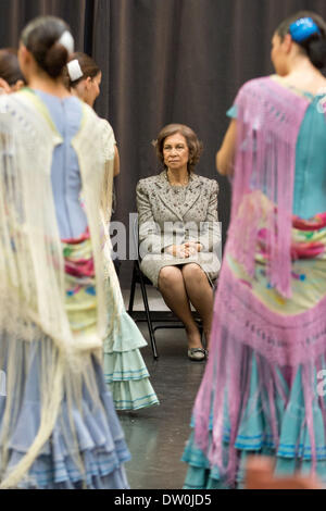 Madrid, Espagne. Feb 24, 2014. La Reine Sofia d'Espagne et du Ballet National d'visites Spanish National Dance Company à Naves del Matadero, 24 février 2014 à Madrid, Espagne. © Oscar Gonzalez/NurPhoto ZUMAPRESS.com/Alamy/Live News Banque D'Images