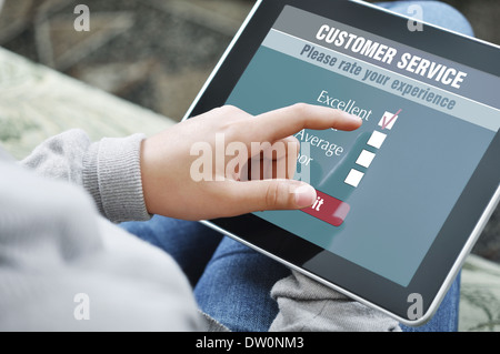 En ligne Service client enquête de satisfaction, sur une tablette numérique Banque D'Images