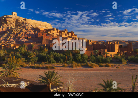 Ait Benhaddou Kasbah à l'aube, le Maroc, Haut Atlas, Ksar Ait Benhaddou, Ouarzazate, province, région de Souss-Massa-Draâ Banque D'Images