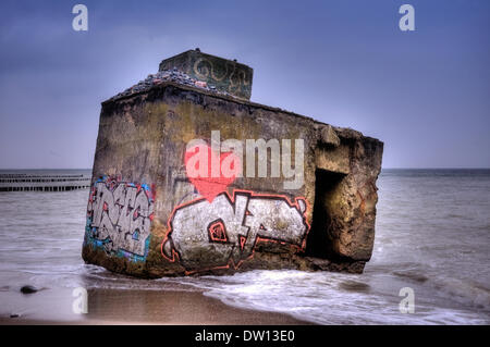 Bunker reste sur la mer Baltique Banque D'Images