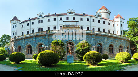 Château de Konopiste en République tchèque. Panorama. Banque D'Images