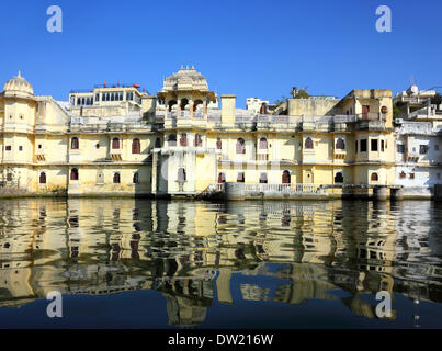 Lake et de palais à Udaipur Inde Banque D'Images