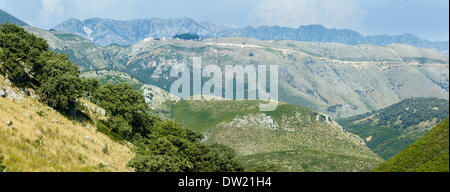 Col Llogara d'été (Albanie) panorama. Banque D'Images