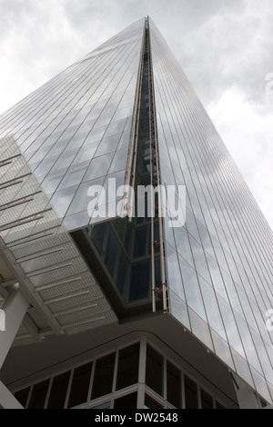 Regardant les Shard directement en-dessous. Banque D'Images