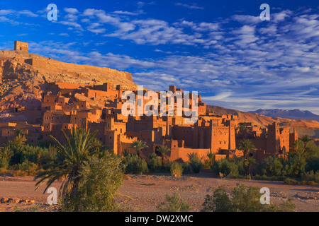 Ait Benhaddou Kasbah à l'aube, le Maroc, Haut Atlas, Ksar Ait Benhaddou, Ouarzazate, province, région de Souss-Massa-Draâ Banque D'Images