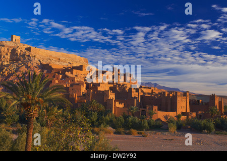 Ait Benhaddou Kasbah à l'aube, le Maroc, Haut Atlas, Ksar Ait Benhaddou, Ouarzazate, province, région de Souss-Massa-Draâ Banque D'Images