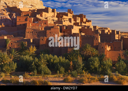 Ait Benhaddou Kasbah à l'aube, le Maroc, Haut Atlas, Ksar Ait Benhaddou, Ouarzazate, province, région de Souss-Massa-Draâ Banque D'Images